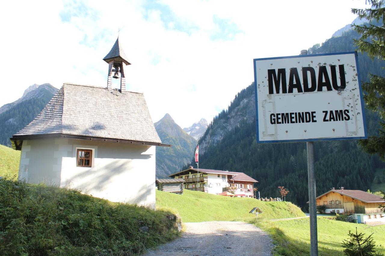 Berggasthaus Hermine Madau Zams Exteriör bild